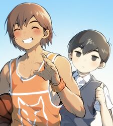  2boys ^_^ antenna_hair ball bare_arms bare_shoulders basketball_(object) black_eyes black_hair black_sweater_vest blue_sky blush brown_hair closed_eyes closed_mouth collarbone collared_shirt commentary_request dark-skinned_male dark_skin day double-parted_bangs echigoya_takeru empty_eyes expressionless fingernails grin hair_behind_ear hair_between_eyes highres holding holding_ball jitome kel_(faraway)_(omori) kel_(omori) looking_at_viewer male_focus multiple_boys no_pupils omori orange_tank_top orange_wristband outdoors shirt short_hair short_sleeves sidelighting sky smile sunny_(omori) sweater_vest tank_top thumbs_up toned toned_male upper_body white_shirt white_trim 