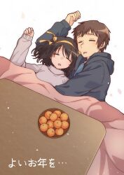  1boy 1girl black_hair black_jacket blue_shirt brown_hair closed_eyes commentary_request food fruit grey_sweater hair_ribbon highres hood hooded_jacket jacket kyon long_sleeves lying medium_hair on_back on_side orange_(fruit) ribbon shirt short_hair simple_background sleeping suzumiya_haruhi suzumiya_haruhi_no_yuuutsu sweater taiki_(6240taiki) translation_request white_background yellow_ribbon 