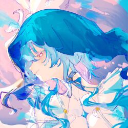  1girl blue_hair blue_veil blush closed_mouth colored_eyelashes hair_between_eyes highres looking_to_the_side purple_pupils retter_art shorekeeper_(wuthering_waves) simple_background solo tacet_mark_(wuthering_waves) two-tone_veil upper_body veil white_veil wuthering_waves 