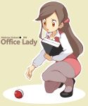  brown_eyes brown_hair clerk_(pokemon) formal gray_pantyhose highres office_lady office_lady_(pokemon) pantyhose poke_ball pokemon pokemon_(game) pokemon_black_and_white pokemon_bw pumps skirt skirt_suit souji suit thighs trainer_class 