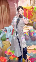  1boy ;) blue-framed_eyewear blue_pants blue_scarf brown_gloves brown_hair commentary_request day eyewear_around_neck fate/grand_order fate_(series) foot_out_of_frame glasses gloves grin hand_on_own_chin head_tilt holding holding_scarf holding_unworn_clothes holi_festival indian_clothes kibadori_rue leg_up male_focus official_art one_eye_closed outdoors paint_on_body paint_on_clothes paint_splatter paint_splatter_on_face pants partially_fingerless_gloves robe scarf short_hair sleeves_rolled_up smile solo standing standing_on_one_leg sunlight teeth third-party_source violet_eyes white_robe yamanami_keisuke_(event_portrait)_(fate) yamanami_keisuke_(fate) 