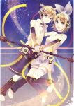  amamizu_(pixiv) blonde_hair blue_eyes headphones highres kagamine_len kagamine_len_(append) kagamine_rin kagamine_rin_(append) siblings twins usui_(tripcube) vocaloid 