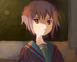  1girl black_shirt blue_sailor_collar brown_eyes chalkboard closed_mouth expressionless indoors ketsuro kita_high_school_uniform looking_at_viewer nagato_yuki purple_hair sailor_collar school_uniform shirt short_hair sidelighting solo suzumiya_haruhi_no_yuuutsu upper_body 