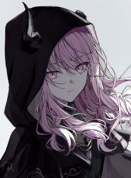  1other akiyama_mizuki black_capelet black_shirt boku_no_ashiato_kimi_no_yukusaki_(project_sekai) broken_horn capelet center_frills closed_mouth expressionless floating_hair frills grey_background hair_between_eyes highres hood hood_up hooded_capelet horns keyhole long_hair long_sidelocks looking_at_viewer official_alternate_costume official_alternate_hairstyle other_focus pink_eyes pink_hair project_sekai seina1211 shirt sidelocks simple_background solo twitter_username upper_body wind 