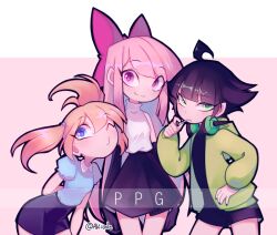  3girls black_hair blonde_hair blossom_(ppg) blue_eyes bow bubbles_(ppg) buttercup_(ppg) green_eyes hair_bow long_hair looking_at_viewer multiple_girls pink_eyes pink_hair powerpuff_girls red_bow shirt short_hair siblings simple_background sisters skirt smile twintails yoyochaan 