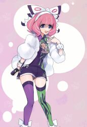 1girl bow bracelet breasts collared_shirt drill_hair drill_sidelocks dynamax_band eyeshadow flipped_hair fur_jacket hair_bow hairband jacket jewelry klara_(pokemon) makeup medium_breasts mole mole_under_mouth open_mouth pink_eyeshadow pink_hair pink_lips pokemon pokemon_swsh print_shirt print_shorts ring shaded_face shirt short_hair shorts side_slit side_slit_shorts sidelocks smile solo two-tone_shirt two-tone_shorts two-tone_thighhighs violet_eyes white_bow white_hairband zp_hn02 