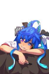  1girl @_@ absurdres ahoge animal_ears aqua_hair blue_eyes blue_hair bow commentary_request crossed_bangs grin gym_shirt hair_bow head_rest heterochromia highres holding holding_marker horse_ears horse_girl looking_at_viewer marker multicolored_hair sharp_teeth shirt short_sleeves sidelocks simple_background smile solo striped_bow teeth thin_(suzuneya) twin_turbo_(umamusume) twintails two-tone_hair umamusume upper_body v-shaped_eyebrows violet_eyes white_background 