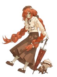  1girl absurdres alternate_costume braid brown_hat brown_shoes brown_skirt casual clenched_teeth full_body green_eyes grin hand_up hat highres kamanosuke_(zenless_zone_zero) komodo long_hair long_skirt long_sleeves low_twin_braids low_twintails pink_background raccoon red_hair shoes simple_background skirt smile socks solo standing teeth twin_braids twintails ukinami_yuzuha umbrella very_long_hair white_socks zenless_zone_zero 