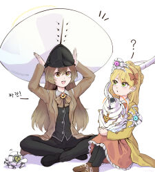  2girls ? arms_up black_pants blonde_hair blue_archive bow brown_bow brown_coat brown_eyes brown_hair coat commentary_request green_eyes halo hat highres korean_commentary korean_text large_hat library_of_ruina malkuth_(blue_archive) malkuth_(project_moon) multiple_girls name_connection nose_bubble notice_lines pants project_moon ryum11 spoken_question_mark tiphareth_(blue_archive) tiphereth_b_(project_moon) translation_request white_hat yellow_coat zzz 