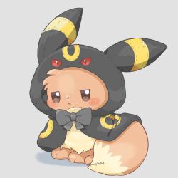  animal_focus black_bow blush bow brown_eyes brown_fur closed_mouth cosplay eevee full_body hood hood_up kana_(maple926) no_humans pokemon pokemon_(creature) pokemon_focus simple_background sitting solo tail umbreon umbreon_(cosplay) 