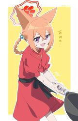  1girl :d animal_ears blue_archive blush border braid braided_hair_rings china_dress chinese_clothes commentary cowboy_shot crossed_bangs double-parted_bangs dress extra_ears fang fox_ears fox_girl frilled_sleeves frills furrowed_brow hair_between_eyes hair_rings halo highres holding looking_at_viewer minowa_sukyaru official_alternate_costume official_alternate_hairstyle open_mouth orange_hair outline outside_border puffy_short_sleeves puffy_sleeves red_dress red_halo rumi_(blue_archive) rumi_(small)_(blue_archive) short_sleeves sidelocks simple_background skin_fang smile solo sound_effects sweatdrop translated trembling v_arms violet_eyes white_border white_outline wok yellow_background 