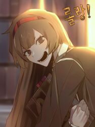  1girl book bookmark bookshelf brown_coat brown_eyes brown_hair coat hairband holding holding_book indoors korean_text library_of_ruina long_hair long_sleeves m_ttl malkuth_(project_moon) open_mouth project_moon red_hairband smile solo translation_request upper_body very_long_hair 