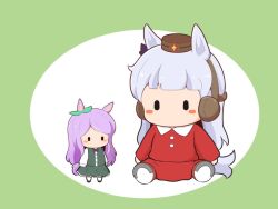  2girls animal_ears blunt_bangs blush blush_stickers brown_hat chibi chibi_only commentary_request dress ear_ribbon full_body gold_ship_(umamusume) gomashio_(goma_feet) green_dress green_ribbon grey_hair hat horse_ears horse_girl horse_tail long_hair long_sleeves mejiro_mcqueen_(umamusume) multiple_girls no_mouth parted_bangs purple_hair red_shirt red_skirt ribbon shirt shoe_soles shoes sitting skirt standing tail umamusume umamusume:_peace_peace_cepea_cepea_golshi-chan white_background white_shoes |_| 