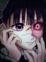  1girl black_hair closed_mouth colored_sclera cracked_kawaii_mask hair_ornament hands_up highres kimetsu_no_yaiba pei_sun pink_hair red_sclera smile solo sweat tsuyuri_kanao violet_eyes 