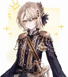  1girl belt black_belt black_jacket blonde_hair chinese_commentary closed_mouth commentary_request crown epaulettes hair_between_eyes hasumi_leia higasa_(hikasaaawa) highres jacket long_sleeves looking_at_viewer mahou_shoujo_no_majo_saiban sash short_hair shoulder_sash smile solo sparkle upper_body yellow_eyes 