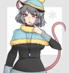  1girl alternate_breast_size_(larger) animal_ear_fluff animal_ears artist_name black_shirt blue_capelet blue_hat border breasts capelet commentary deily english_commentary eyelashes finger_to_mouth fur-trimmed_capelet fur_trim grey_border grey_hair grey_wrist_cuffs hat highres large_breasts long_sleeves looking_at_viewer medium_hair mouse_ears mouse_girl mouse_tail nazrin open_mouth outside_border pinstripe_wrist_cuffs pom_pom_(clothes) raised_eyebrows red_eyes shirt snowflakes solo straight-on tail touhou turtleneck turtleneck_shirt two-tone_capelet two-tone_hat upper_body white_background wrist_cuffs yellow_hat yellow_trim 