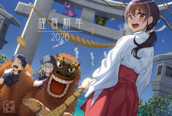  2026 3girls :d animal_costume aoi_sora_(pairan) artist_logo bandana black_hair blue_bandana broom brown_eyes carrying_over_shoulder dog dragon_costume falling_leaves glasses green_hair hair_ribbon hakama hakama_skirt happy_new_year holding holding_broom japanese_clothes kimono leaf logo long_hair long_sleeves looking_at_viewer miko multiple_girls nengajou new_year open_mouth original pairan pig ponytail red_hakama ribbon rope shide shimenawa short_hair skirt smile stone_lantern stone_torii sweat temple temple_gate torii twintails white_kimono wristband 