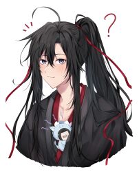  2boys ? absurdres ahoge animal_costume black_hair black_hanfu blush chibi chinese_clothes closed_mouth collarbone commentary_request cropped_torso dragon_costume grey_eyes hair_between_eyes hair_ribbon hanfu heart high_ponytail highres implied_yaoi lan_wangji long_hair looking_at_viewer male_focus mini_person mini_person_in_clothes miniboy modao_zushi multiple_boys notice_lines ponytail red_ribbon ribbon robe sidelocks simple_background smile upper_body violet_eyes wei_wuxian white_background yume_kun 