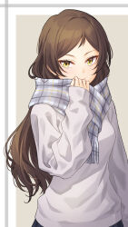  1girl brown_hair commentary_request enpera grey_background grey_scarf grey_shirt highres idolmaster idolmaster_million_live! kitazawa_shiho long_hair long_sleeves looking_at_viewer nanaran scarf shirt smile solo straight_hair tsurime very_long_hair yellow_eyes 