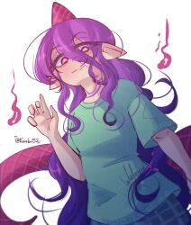  1girl absurdres arm_up closed_mouth clothes_writing commentary_request english_commentary fire from_below green_shirt hair_between_eyes highres horns karebu52 lizard_tail long_hair looking_at_viewer looking_down messy_hair pointy_ears purple_hair red_eyes reptile_girl shirt short_sleeves simple_background single_horn smile solo split_mouth tail tenkajin_chiyari touhou twitter_username upper_body very_long_hair very_long_tail white_background 