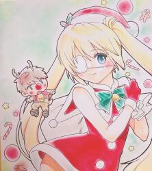  1boy 1girl alternate_costume animal_costume bell blonde_hair blue_eyes blush bow bowtie candy chibi chibi_inset christmas closed_mouth cowboy_shot dress eyepatch eyes_visible_through_hair food fur-trimmed_dress fur-trimmed_gloves fur-trimmed_headwear fur_trim gloves green_background green_bow green_bowtie hair_between_eyes hair_ornament hands_up hat highres holding holding_sack leaf_hair_ornament long_hair looking_at_viewer may_salamanya medical_eyepatch mistletoe nakatsu_shizuru neck_bell one_eye_covered open_mouth orange_hair pastel_colors pom_pom_(clothes) red_dress red_gloves red_hat red_nose reindeer_costume rewrite sack santa_costume santa_dress santa_hat short_dress short_hair sidelocks simple_background sleeveless sleeveless_dress smile spiky_hair star_(symbol) tareme tennouji_kotarou traditional_media twintails very_long_hair 