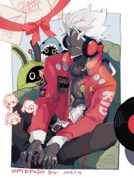  +++ 1boy absurdres amillion_(zenless_zone_zero) ammunition anby_demara artificial_eye bangboo_(zenless_zone_zero) belt billy_kid black_pants blue_background border clothed_robot commentary_request couch dated english_text hally happy_birthday headphones high_collar highres humanoid_robot jacket letter male_focus mechanical_arms mechanical_eye mechanical_hands metal_skin motion_lines nekomiya_mana nicole_demara notice_lines on_couch pants red_jacket red_ribbon ribbon robot robot_boy sharkboo_(zenless_zone_zero) sheriff_badge sitting white_border white_hair wire yellow_eyes zenless_zone_zero 