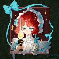  1girl absurdres blue_bow blue_eyes border bow chinese_commentary commentary_request dated dress fire green_border hand_up hat highres holding_lamp looking_at_object marsha_(reverse:1999) official_alternate_costume portrait red_background red_hair reverse:1999 short_hair signature smile solo sparkle white_dress white_hat youcong_qinghuayu 