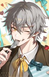  1boy absurdres ahoge alternate_costume arrow_(symbol) blue_bow blush bow bowtie box box_of_chocolates brown_jacket caelus_(honkai:_star_rail) candy chocolate closed_mouth collared_shirt commentary eating fingernails food food_on_face fork formal_clothes fruit grey_hair hair_between_eyes hair_ornament hairclip hands_up heart heart-shaped_box heart-shaped_chocolate heart-shaped_food highres holding holding_box holding_fork honkai:_star_rail honkai_(series) jacket lapels long_sleeves looking_at_viewer male_focus one_eye_closed open_clothes open_jacket shadow shirt short_hair smile solo sparkle star_(symbol) strawberry suit suit_jacket trailblazer_(honkai:_star_rail) triangle two-tone_background untranslatable_commentary upper_body uwon valentine white_background white_shirt yellow_background yellow_bow yellow_bowtie yellow_eyes 