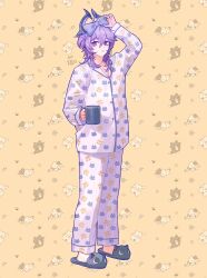  1boy 49ibo240 absurdres animal_background animal_slippers arm_up artist_name black_horns black_slippers bow brown_background buttons cat character_print coffee_mug collared_shirt commentary_request crossed_bangs cup dragon_horns durin_(genshin_impact) expressionless genshin_impact hair_between_eyes hair_bow highres holding holding_cup horns korean_commentary long_sleeves looking_at_viewer male_focus medium_hair mug pajamas pants parted_lips paw_print print_pajamas print_pants print_shirt purple_bow purple_hair purple_pajamas purple_pants purple_shirt red_eyes scaramouche_(cat)_(genshin_impact) scaramouche_(genshin_impact) shirt slippers solo standing watermark yarn yarn_ball 