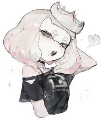  black_shirt commentary_request crown fang inkling medium_hair mole mole_under_mouth open_mouth pearl_(splatoon) pink_hair portrait shirt short_eyebrows splatoon_(series) splatoon_2 tentacle_hair togetoge white_background 