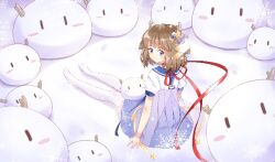  1girl antlers blue_dress blue_eyes blush brown_hair commentary_request creature dango_club dress hair_ornament horns indie_utaite kano_(utaite) looking_back miyuacc puffy_short_sleeves puffy_sleeves red_ribbon ribbon sailor_collar shirt short_hair short_sleeves sitting snowflakes snowing snowman solo star_(symbol) star_hair_ornament thigh-highs white_background white_shirt white_thighhighs winter 