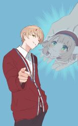  1boy black_pants blonde_hair blue_background cardigan collared_shirt commentary_request dress_shirt emphasis_lines genderswap genderswap_(ftm) green_eyes grin highres indie_virtual_youtuber male_focus pants pointing pointing_at_viewer red_cardigan shigure_ui_(1st_costume)_(vtuber) shigure_ui_(vtuber) shirt short_hair simple_background smile solo temata_saburou virtual_youtuber white_shirt 