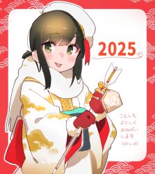  1girl 2025 arrow_(projectile) blush blush_stickers border brown_hair chinese_zodiac commentary_request ear_blush fubuki_(kancolle) fur-trimmed_gloves fur_trim gloves green_eyes hair_between_eyes hat highres holding holding_arrow japanese_clothes kantai_collection kimono looking_at_viewer low_ponytail ma_rukan medium_hair new_year outside_border ponytail print_kimono red_border red_gloves rounded_corners scarf sidelocks smile solo tilted_headwear tongue tongue_out translation_request upper_body white_background white_hat white_kimono white_scarf wide_sleeves year_of_the_snake yellow_kimono 