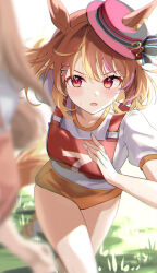 1girl animal_ears blonde_streaks blurry brown_hair buruma commentary_request depth_of_field ears_through_headwear hat highres horse_ears horse_girl horse_tail meyamu multicolored_hair north_flight_(umamusume) original_race_uniform_(umamusume) pink_streaks puffy_short_sleeves puffy_sleeves race_bib red_eyes red_hat running shirt short_sleeves solo_focus streaked_hair tail thighs umamusume v-shaped_eyebrows white_shirt yellow_buruma 