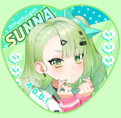  1girl aqua_nails arm_warmers bandaid bandaid_hair_ornament closed_mouth commentary_request double_finger_heart earrings finger_heart green_background green_eyes green_hair hair_ornament heart heart_hair_ornament jewelry looking_at_viewer multiple_hair_clips multiple_rings musical_note_earrings necktie pink_arm_warmers portrait red_necktie ring shirt solo spark_(spark845) striped_arm_warmers sunna_(zenless_zone_zero) white_shirt zenless_zone_zero 