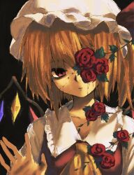  1girl black_background blonde_hair cracked_skin crystal_wings empty_eyes flandre_scarlet flower hat highres looking_at_viewer mob_cap puritan_collar red_flower red_hair red_rose rose simple_background solo touhou umirukode upper_body wings 