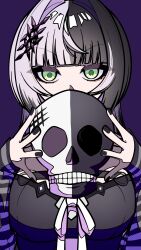  1girl absurdres arm_warmers black_arm_warmers black_dress black_hair black_nails commentary dress green_eyes grey_hair hair_intakes hair_ribbon highres holding holding_skull hololive hololive_english long_hair looking_at_viewer multicolored_hair purple_background ribbon shiori_novella shiori_novella_(1st_costume) simple_background skull solo split-color_hair striped_arm_warmers two-tone_hair virtual_youtuber white_ribbon yuvur1 