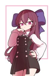  1girl absurdres black_dress blue_bow bow breasts brown_hair brown_streaks closed_mouth commentary_request cowboy_shot crossed_bangs double-parted_bangs dress hair_between_eyes hair_bow hand_on_own_hip hand_up hh highres inset_border jururu long_hair long_sleeves looking_at_viewer medium_breasts multicolored_hair partial_commentary pinafore_dress pink_eyes shirt sleeveless sleeveless_dress solo streaked_hair virtual_youtuber waktaverse white_background white_shirt 