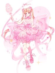 1girl absurdres ankle_ribbon arm_bow arm_warmers back_bow bare_shoulders bead_armlet bingdong_chou_cai_z blonde_hair bow bubble_skirt chinese_commentary commentary_request cone_hair_bun double_bun dreamtime_bestowed_(infinity_nikki) dress dress_bow eyelashes frilled_arm_warmers frills full_body gem_hair_ornament hair_bow hair_bun happy heart-shaped_gem highres holding holding_spoon infinity_nikki large_bow layered_dress leg_ribbon long_hair neck_ribbon nikki_(series) oversized_object parted_bangs pink_arm_warmers pink_bow pink_dress pink_eyes pink_ribbon pink_shoes pink_theme platform_shoes ribbon ribbon_earrings shoes short_dress skirt sleeveless sleeveless_dress solo spaghetti_strap sparkle spoon standing twintails very_long_hair white_background white_dress 