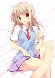  highres kuwashima_rein red_eyes sakura-sou_no_pet_na_kanojo school_uniform shiina_mashiro skirt solo 