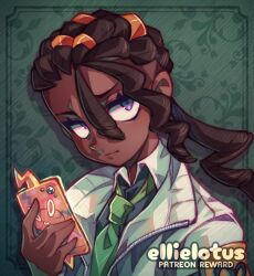  1boy armband brown_hair dark-skinned_male dark_skin dreadlocks ellie_lotus green_background green_necktie hair_between_eyes highres holding holding_phone jacket looking_at_viewer naveen_(pokemon) necktie orange_armband phone pokemon pokemon_legends:_z-a ponytail rotom rotom_phone violet_eyes white_jacket 