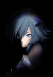  1girl armored_bodysuit black_background black_bodysuit black_hair blue_eyes bodysuit closed_mouth commentary_request fu_hua fu_hua_(shadow_knight) highres honkai_(series) honkai_impact_3rd long_hair looking_at_viewer mon_momu simple_background solo 