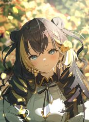  1girl :3 alternate_hairstyle anchor_earrings black_hair blonde_hair blue_eyes blush cheese_hair_ornament colored_inner_hair double_bun drill_hair earrings food-themed_hair_ornament hair_bun hair_ornament head_tilt highres jewelry long_hair looking_at_viewer mouse_(animal) multicolored_hair nijisanji nijisanji_en pentomo_(petra_gurin) petra_gurin petra_gurin_(2nd_costume) s_mizuki666 smile solo streaked_hair twin_drills virtual_youtuber 