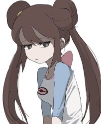  1girl alternate_eye_color bright_pupils brown_eyes brown_hair commentary_request ddakji_0025 double_bun hair_bun highres korean_commentary long_hair pokemon pokemon_black_2_and_white_2 raglan_sleeves rosa_(pokemon) shirt sidelocks simple_background solo three-quarter_sleeves twintails upper_body white_background 