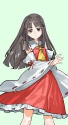  1girl ascot brown_eyes brown_hair chinese_commentary commentary_request detached_sleeves frilled_skirt frills green_background hakurei_reimu highres kori_morri long_hair looking_at_viewer no_hair_bow red_skirt ribbon-trimmed_sleeves ribbon_trim simple_background skirt skirt_set solo touhou yellow_ascot 