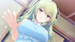  1girl black_bow bow buttons ceiling from_below game_asset green_eyes green_hair green_shirt hair_bow highres indoors jewelry light_smile long_hair looking_at_viewer momouchi_kaede multiple_hair_bows necklace non-web_source off_shoulder open_mouth outstretched_hand pearl_necklace secret_love_(kari) self-datamine shirt sleeveless sleeveless_shirt tanabe two_side_up washitsu wavy_hair 