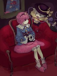  2girls aqua_shirt couch disembodied_linked_eye green_eyes green_hair highres komeiji_koishi komeiji_satori kotudui7 looking_at_viewer multiple_girls on_couch pink_eyes pink_hair pink_skirt portrait_(object) shirt short_hair sitting skirt solo touhou 