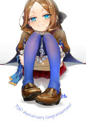  1girl anniversary black_bow blue_eyes blue_pantyhose bow brown_hair commentary_request copyright_name english_text fate/grand_order fate_(series) forehead hair_bow highres hugging_own_legs leonardo_da_vinci_(fate) leonardo_da_vinci_(rider)_(fate) long_hair looking_at_viewer pantyhose parted_bangs puff_and_slash_sleeves puffy_sleeves red_skirt rori_chuushin short_sleeves sitting skirt smile solo very_long_hair 