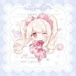  1girl ankle_ribbon argyle_border bare_shoulders bead_necklace beads blonde_hair blue_border blunt_bangs border bow bow_choker bowtie bright_pupils bubble bzzzzzr chibi chinese_commentary choker commentary_request commission detached_sleeves dress hair_bow hair_ornament hand_on_own_cheek hand_on_own_face happy highres infinity_nikki jewelry leg_ribbon long_dress long_hair long_sidelocks looking_at_viewer loose_hair_strand necklace nikki_(series) one_eye_closed pink_bow pink_bowtie pink_dress pink_eyes pink_ribbon pink_ribbon_waltz_(infinity_nikki) pink_shoes pink_sleeves pleated_dress puffy_short_sleeves puffy_sleeves ribbon sample_watermark shell shell_hair_ornament shoes short_sleeves sidelocks solo standing strapless strapless_dress striped_bow striped_bowtie striped_clothes tareme too_many_watermarks twintails very_long_hair watermark wavy_hair white_background white_pupils 