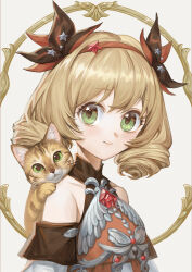  1girl alternate_costume animal bare_shoulders blonde_hair bow cat chinese_commentary closed_mouth commentary_request cynthia_ii_(silver_palace) dragon_li_cat drill_hair drill_sidelocks gem green_eyes hair_ornament hairband highres looking_at_viewer orange_cat red_hairband sidelocks silver_palace smile solo star_(symbol) star_hair_ornament upper_body vellie_wenv 